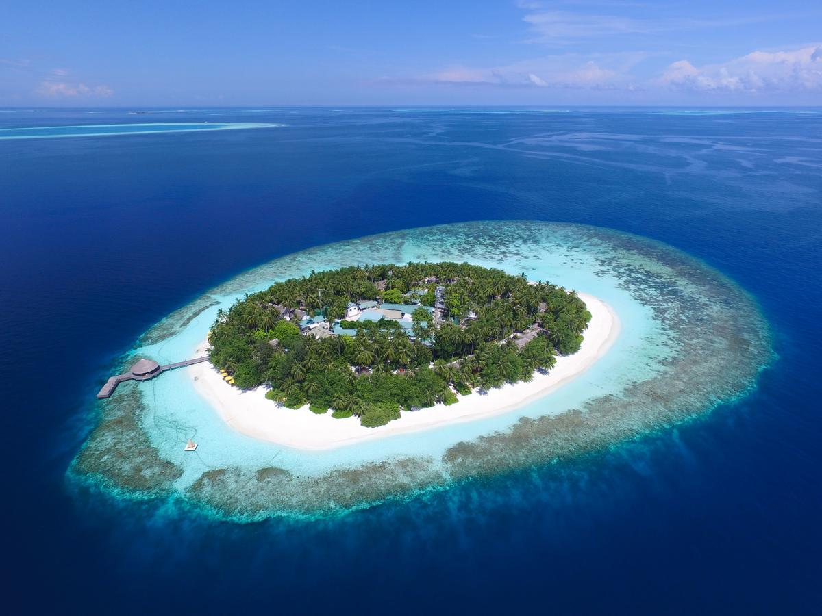 Dhawa Ihuru - With Free Transport Resort